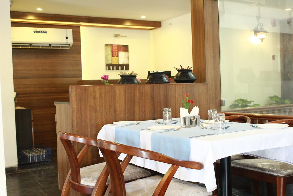 The Sky Court Hotel Aurangabad  Exterior photo