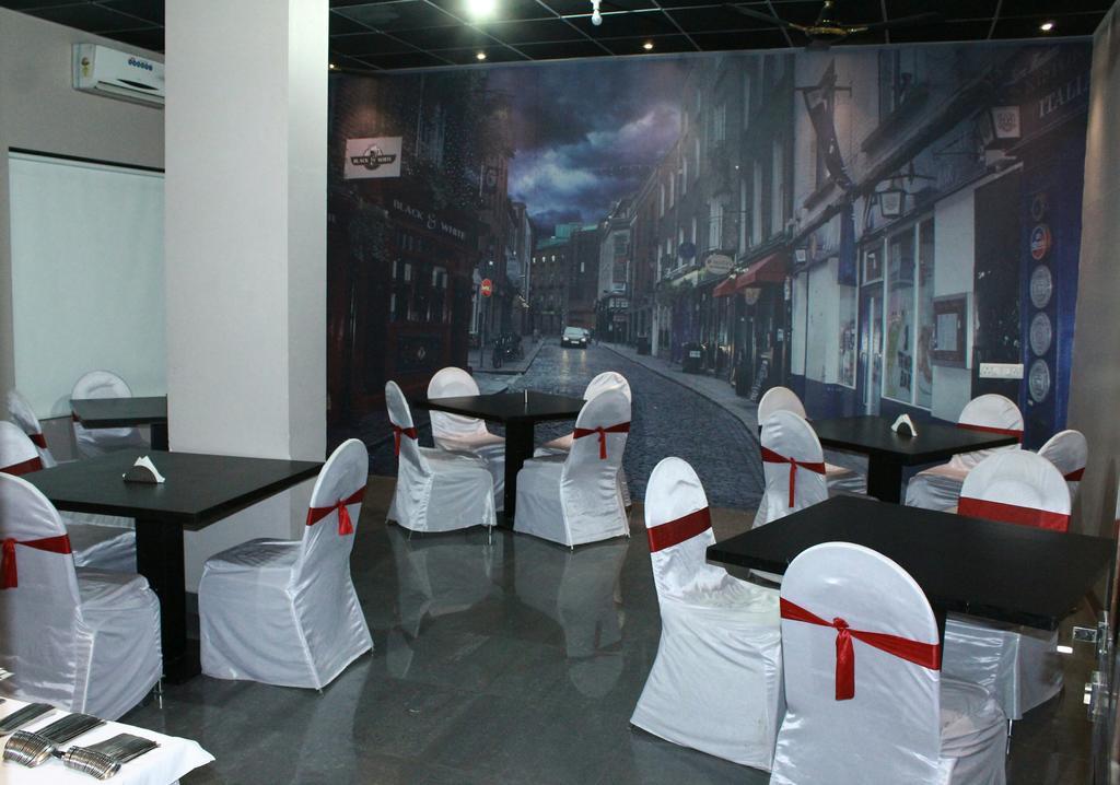 The Sky Court Hotel Aurangabad  Exterior photo